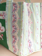 حقيبة تسوق مخطّطة بطبعة تنس من Cath Kidston - صورة 4 من 4