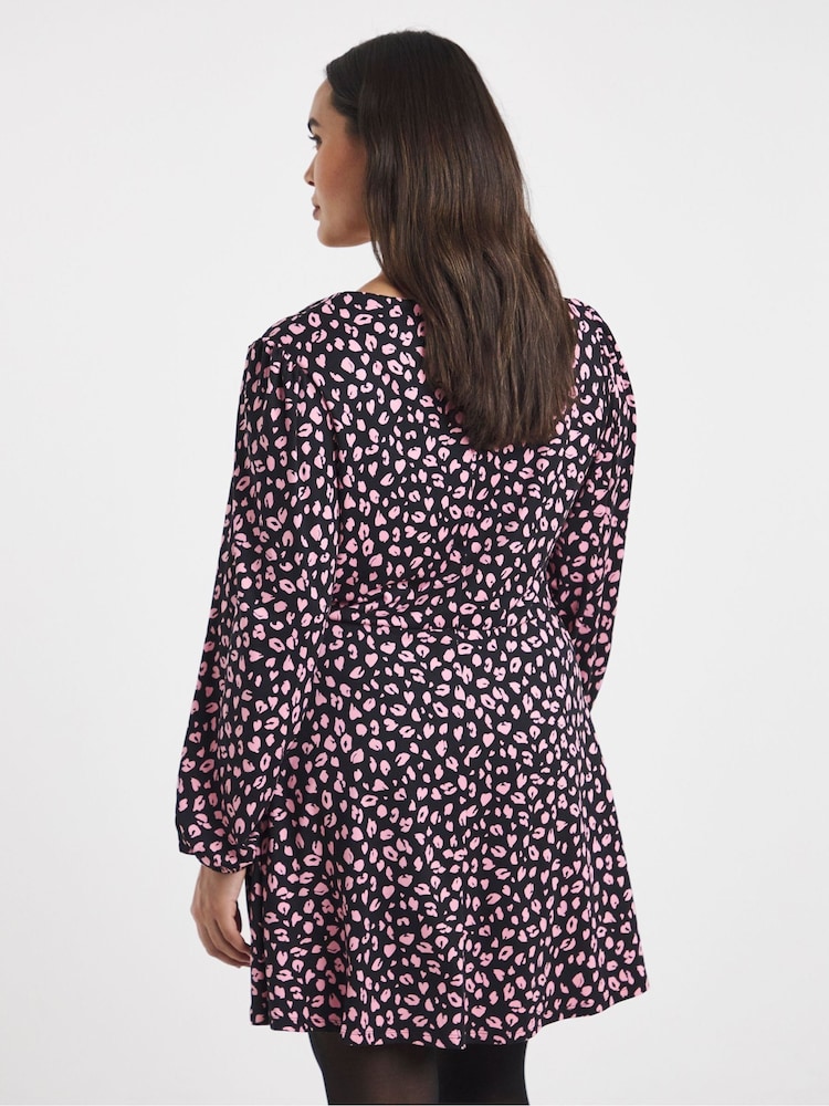 Simply Be Black Supersoft Sweetheart Neck Skater Dress - Image 2 of 4 Simply Be Black Supersoft Sweetheart Neck Skater Dress - Image 2 of 4