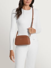 Michael Kors Luggage Jet Set Small Camera Cross-Body Bag - Image 3 of 3