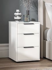 Wiemann White Philadelphia 3 Drawer Bedside Table - Image 1 of 3