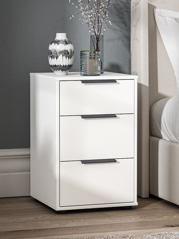 Wiemann White Philadelphia 3 Drawer Bedside Table - Image 1 of 3 Wiemann White Philadelphia 3 Drawer Bedside Table - Image 1 of 3