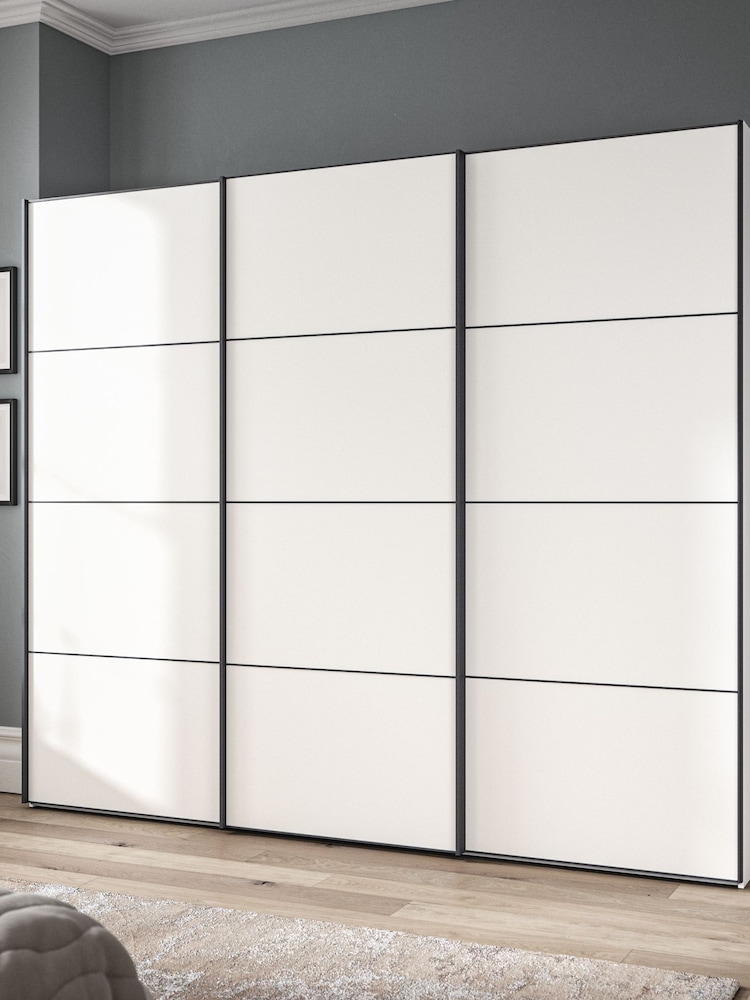 Wiemann White Philadelphia Wardrobe 2.5m Sliding 1.5m - Image 1 of 4 Wiemann White Philadelphia Wardrobe 2.5m Sliding 1.5m - Image 1 of 4