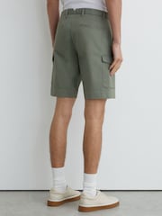 Reiss Sage Green Wicket Cargo Cotton Cargo Chino Shorts with Stretch - Image 4 of 7