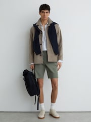 Reiss Sage Green Wicket Cargo Cotton Cargo Chino Shorts with Stretch - Image 5 of 7