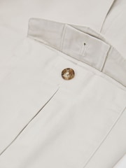 Reiss Chalk Wicket Cargo Cotton Cargo Chino Shorts with Stretch - Image 6 of 6