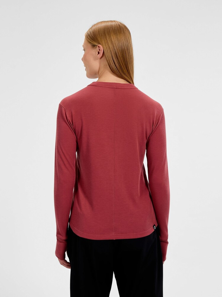 Berghaus Red Ivyhill Crew T-Shirt - Image 2 of 6 Berghaus Red Ivyhill Crew T-Shirt - Image 2 of 6