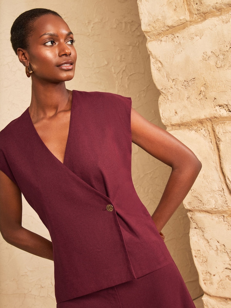 Love & Roses Burgundy Red Tailored Linen Look Short Sleeve Top With Wrap Detail - Image 4 of 4