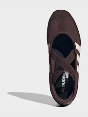 بني - حذاء رياضي باليرينا طراز ماري جين Barreda من adidas - صورة 7 من 10
