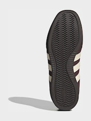بني - حذاء رياضي باليرينا طراز ماري جين Barreda من adidas - صورة 8 من 10