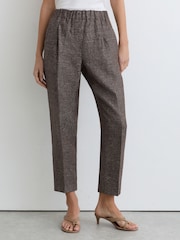 Reiss Brown Lourdes Woven Linen Cropped Tapered Trousers - Image 3 of 7