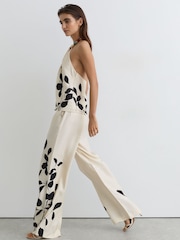 Reiss Ivory/Black Delilah Petite Jacquard Printed Wide-Leg Trousers - Image 6 of 8