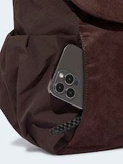 Braun - adidas Soft Lux Flap Backpack - Bild 5 von 5