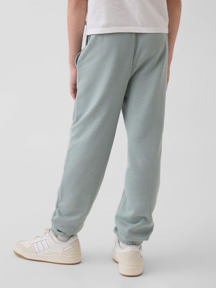 Pantalones de chándal cómodos con logo de rizo francés de Gap (4-13 años) - Imagen 2 de 5 Pantalones de chándal cómodos con logo de rizo francés de Gap (4-13 años) - Imagen 2 de 5