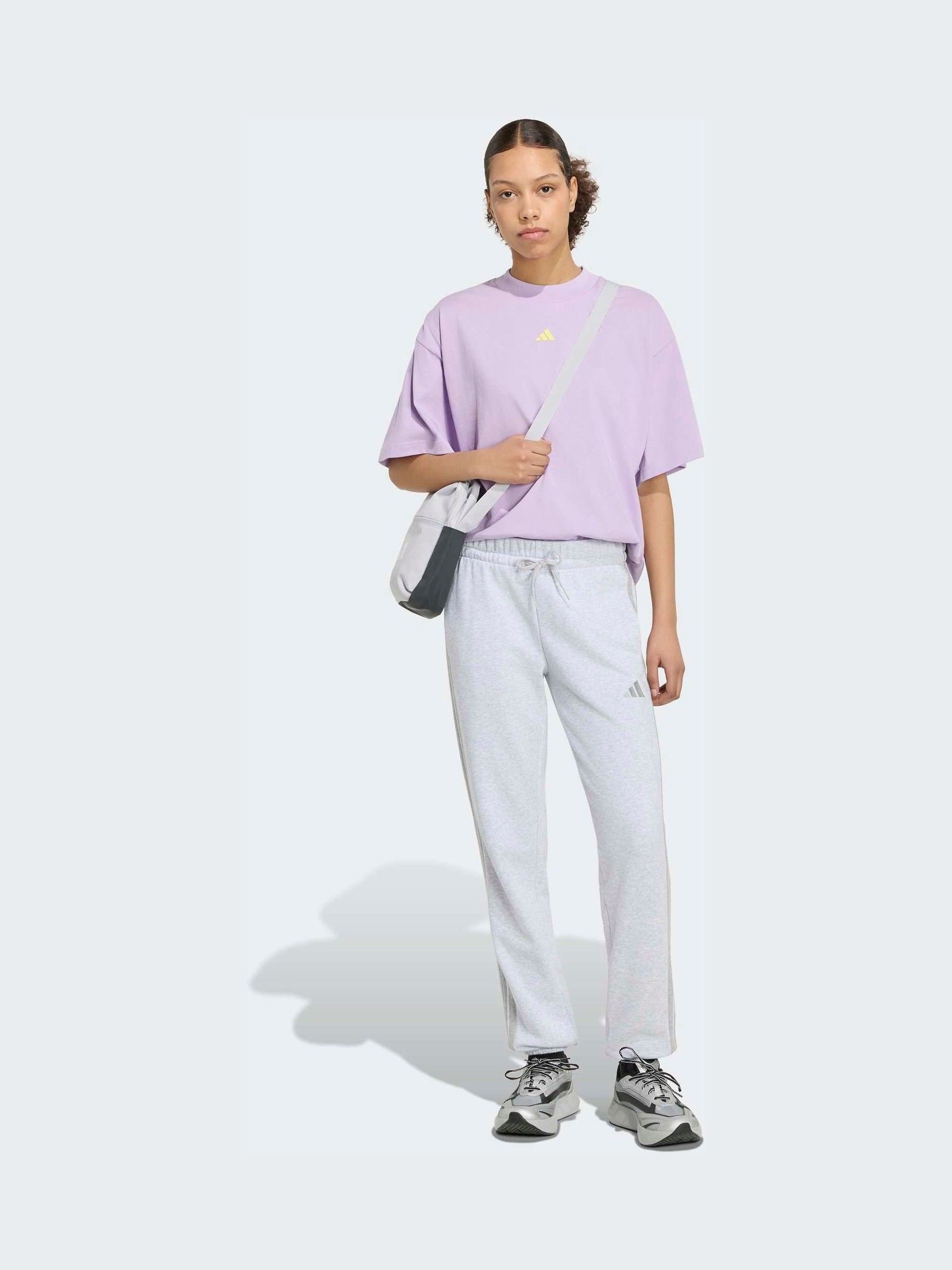 Next：日本 パープル - adidas スリーストライプス Studio