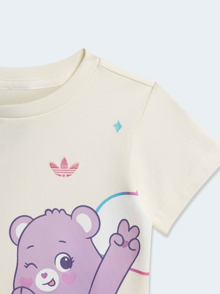 adidas Originals White T-Shirt and Short Set - Image 7 of 7 adidas Originals White T-Shirt and Short Set - Image 7 of 7