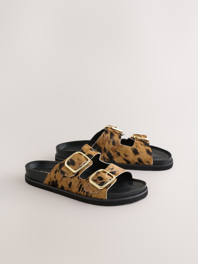 جلد شكل حيواني - صندل جلد بحزامين بتوسيد للقدم ‪Forever Comfort®‬ - صورة 2 من 5