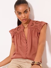 铁锈色红色 - Lipsy Broderie Shoulder Ruffle Sleeve Shell Top - 图片1 / 5