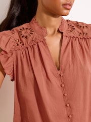 铁锈色红色 - Lipsy Broderie Shoulder Ruffle Sleeve Shell Top - 图片3 / 5