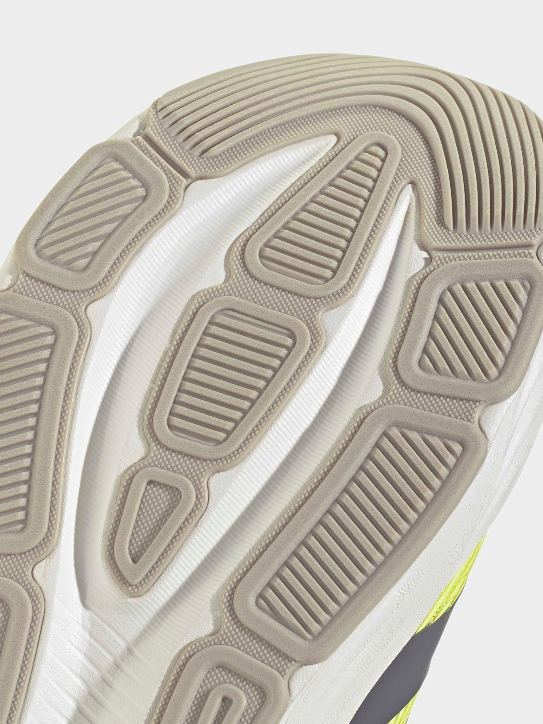 Comprar Amarelo - Sapatilhas de corrida adidas Galaxy 8 from Next