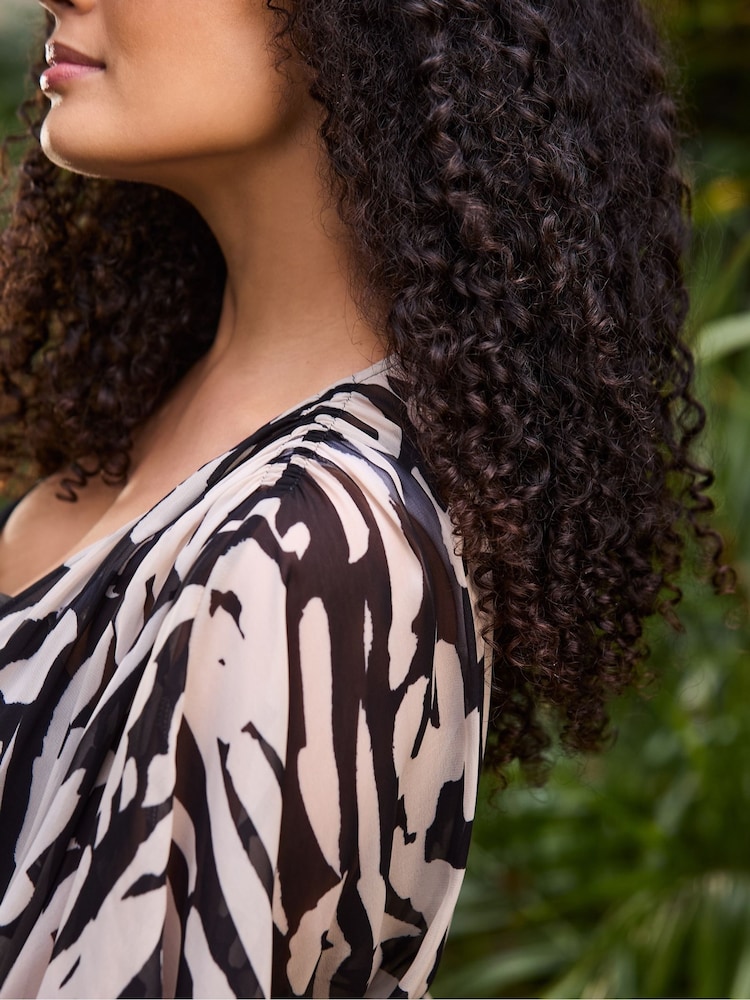 Live Unlimited Black Mono Print Short Sleeve Kimono - Image 4 of 4 Live Unlimited Black Mono Print Short Sleeve Kimono - Image 4 of 4