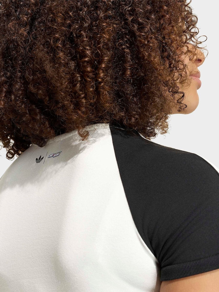 adidas Originals White T-Shirt - Image 5 of 5 adidas Originals White T-Shirt - Image 5 of 5