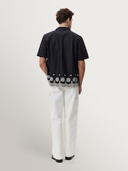 Les Deux Black Border Embroidery Short Sleeve Shirt - Image 2 of 7