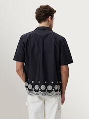 Les Deux Black Border Embroidery Short Sleeve Shirt - Image 5 of 7