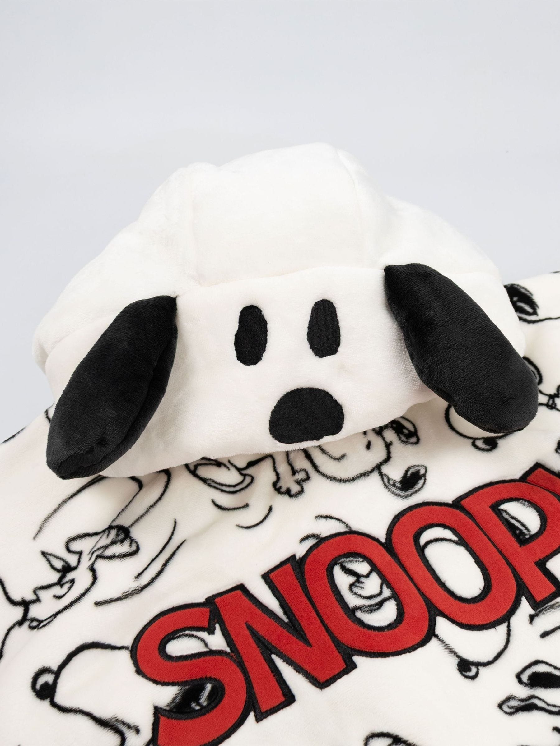 Buy Vanilla Underground White Peanuts Snoopy Blanket Hoodie from