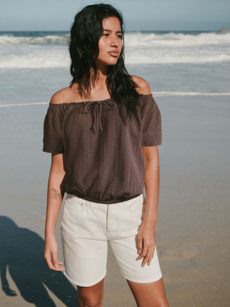朱古力啡色 - Short Sleeve Bubblehem Scoop Neck T-Shirt - 圖片 1/7