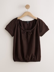 朱古力啡色 - Short Sleeve Bubblehem Scoop Neck T-Shirt - 圖片 5/7