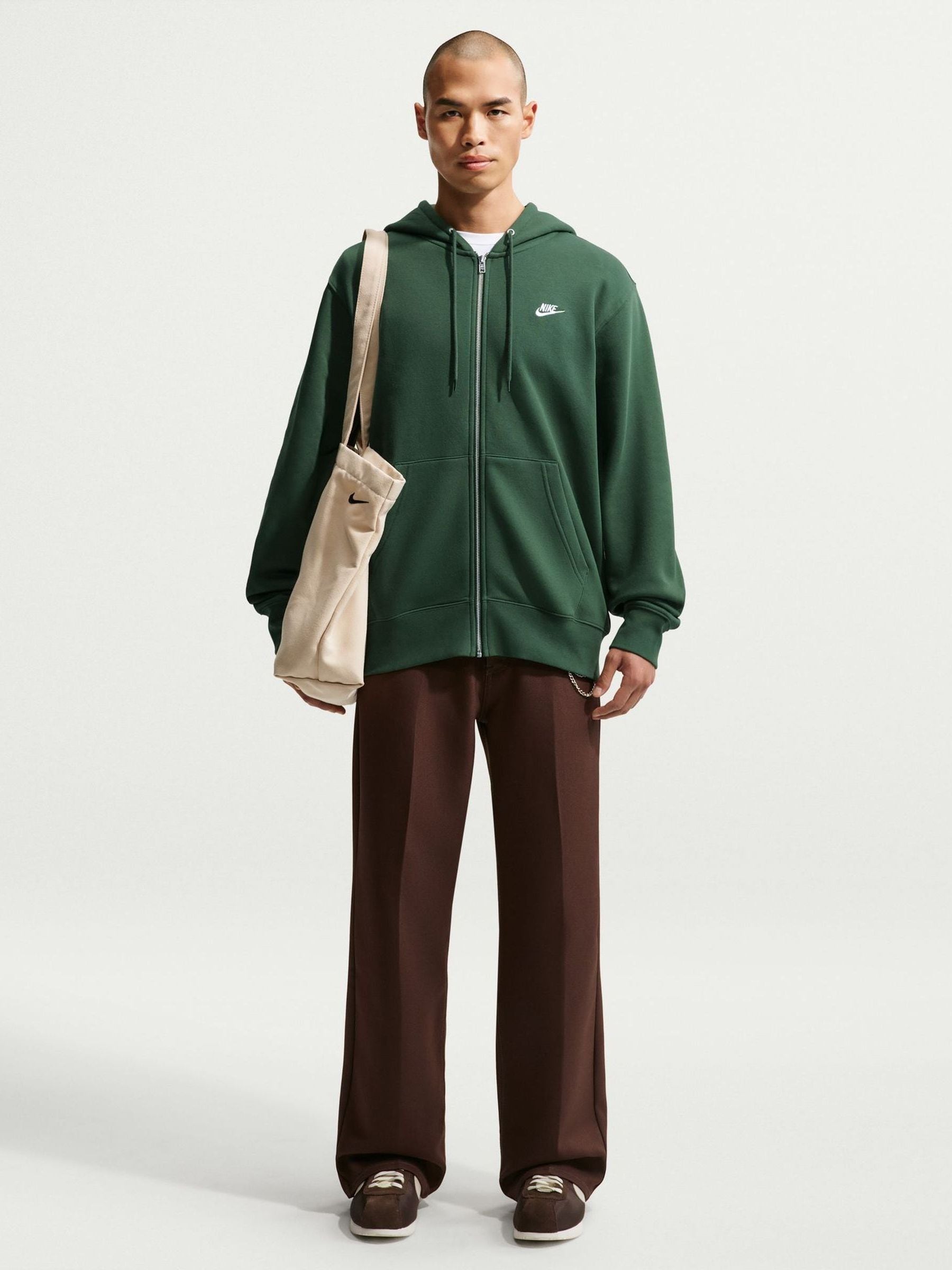 Comprar Verde Abeto - Moletom com zíper Nike Club from Next Brazil