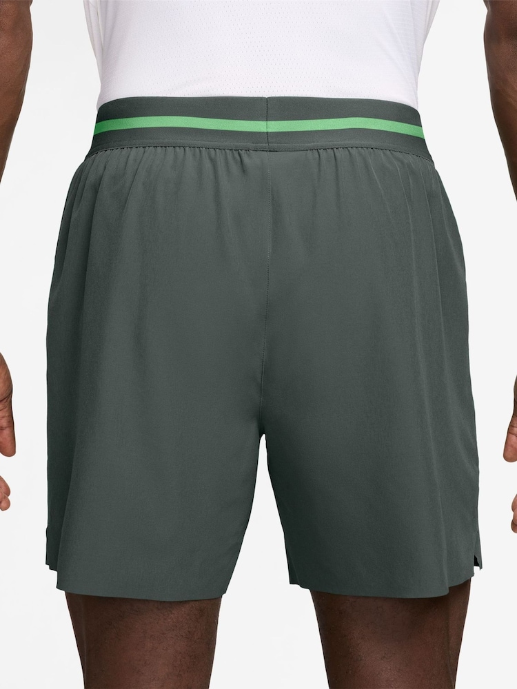 Nike Grey Court Advantage Dri-FIT 6 inch Tennis Shorts - Image 2 of 4 Nike Grey Court Advantage Dri-FIT 6 inch Tennis Shorts - Image 2 of 4
