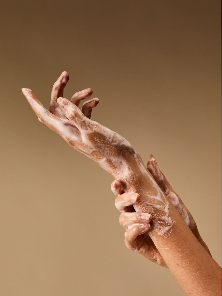 Bath & Body Works Almond Blossom Cleansing Gel Hand Soap 236ml - Image 3 of 3