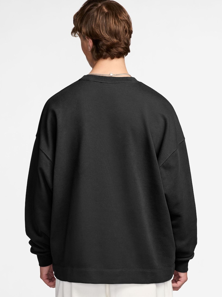 Nike Black Silver Sportswear Club French Terry Oversized Crew Sweat Top - Image 2 of 4 Nike Black Silver Sportswear Club French Terry Oversized Crew Sweat Top - Image 2 of 4
