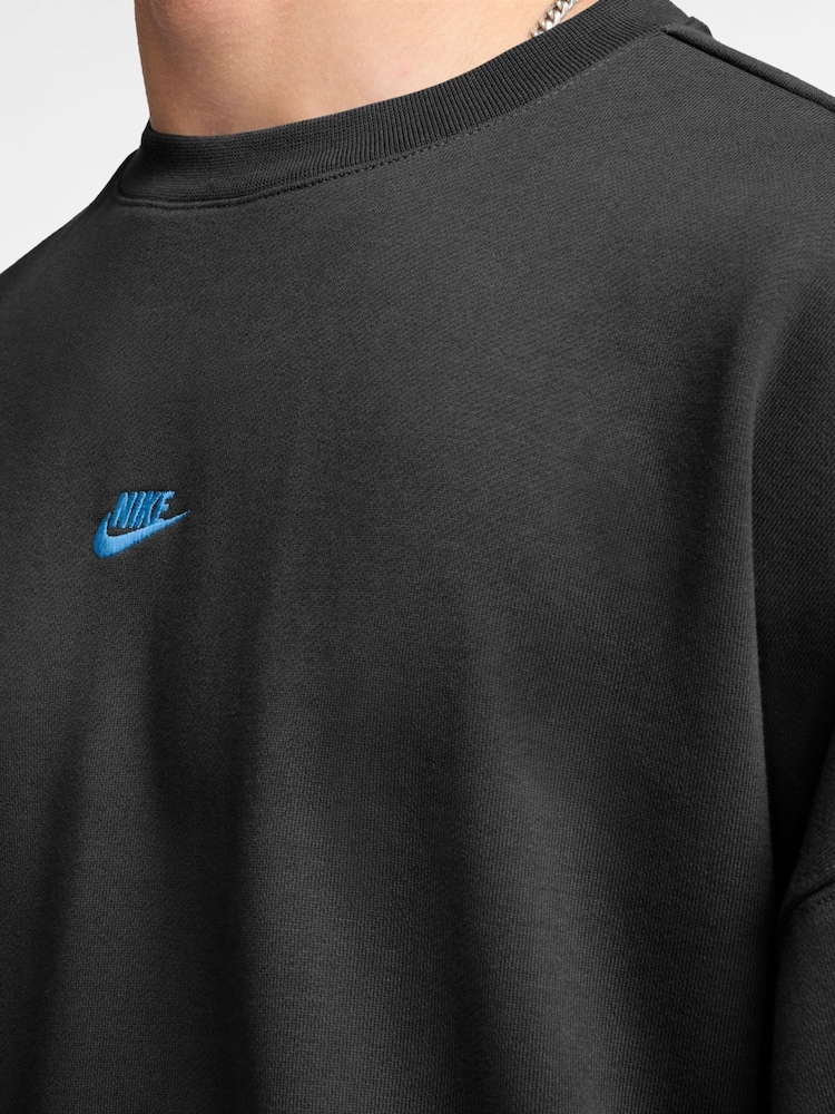 Nike Black Silver Sportswear Club French Terry Oversized Crew Sweat Top - Image 4 of 4 Nike Black Silver Sportswear Club French Terry Oversized Crew Sweat Top - Image 4 of 4
