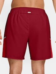 Tough Red - Pantalones cortos de running Miler Dri-FIT con forro tipo calzoncillos de 7 pulgadas de Nike - Imagen 2 de 4