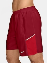Tough Red - Pantalones cortos de running Miler Dri-FIT con forro tipo calzoncillos de 7 pulgadas de Nike - Imagen 3 de 4