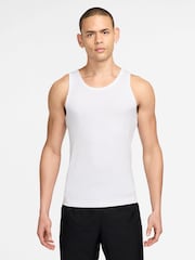 Balts - Nike Athletic Club rievotā treniņveste - Attēls 1 no 3