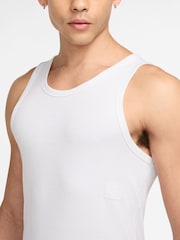 Balts - Nike Athletic Club rievotā treniņveste - Attēls 3 no 3