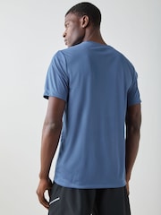 أزرق نيلي Storm - تيشيرت فليكس للأداء الرياضي Nike Dri-FIT - صورة 2 من 4
