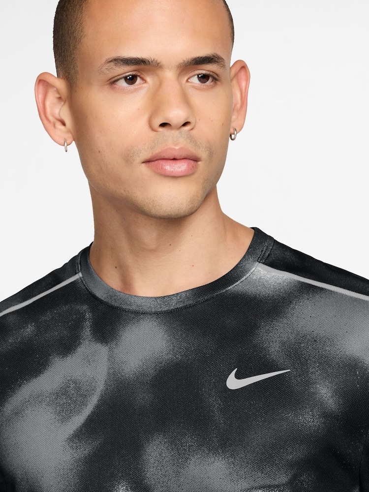 Nike Black Dri-FIT Miler Printed Running T-Shirt - Image 3 of 3 Nike Black Dri-FIT Miler Printed Running T-Shirt - Image 3 of 3