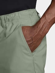 Nike Green Dri-FIT Velocity At Knee Golf Shorts - Image 4 of 4