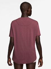 Humo rosa - Camiseta de manga corta Nike One Relaxed Dri-FIT - Imagen 2 de 3