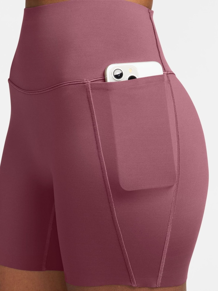Nike Pink Smoke Universa Seamless Front 5 Inch Cycling Shorts - Image 4 of 4 Nike Pink Smoke Universa Seamless Front 5 Inch Cycling Shorts - Image 4 of 4