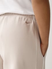 Cream 2 - Nike Studio Fleece Mid Rise Wide Leg Scallop Joggers - Imagen 5 de 5