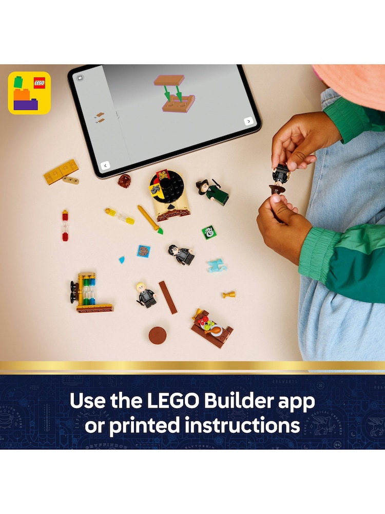 LEGO Harry Potter Hogwarts Castle: Sorting Hat Ceremony 76460 - Image 6 of 6