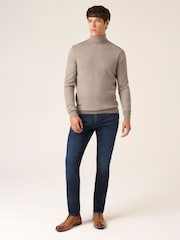 Marrón - Suéter en mezcla de merino con cuello vuelto Russ de Skopes - Imagen 1 de 5