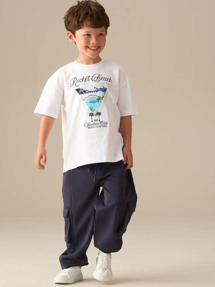 Angel & Rocket West Beach Graphic T-Shirt - 圖片 2,共 8 Angel & Rocket West Beach Graphic T-Shirt - 圖片 2,共 8