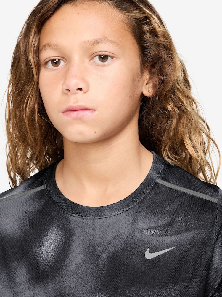 Nike Miler Dri-FIT trumpų rankovių treniruočių marškinėliai - 3 paveikslėlis iš 3