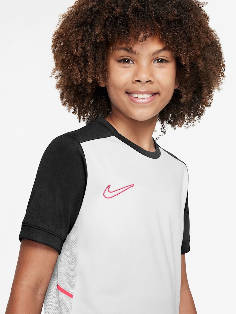 Nike White Academy Dri-FIT Football T-Shirt - Image 3 of 3 Nike White Academy Dri-FIT Football T-Shirt - Image 3 of 3